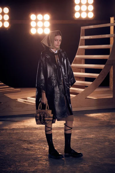 Look 13